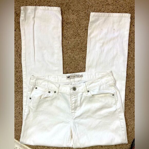 Levi’s Crisp White Demi Curve Jeans - Picture 2 of 10